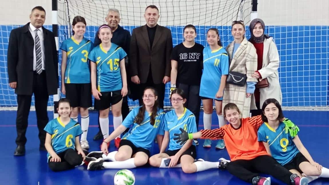 Yıldız Kızlar Futsal Takımımız ÇEYREK FİNALDE!