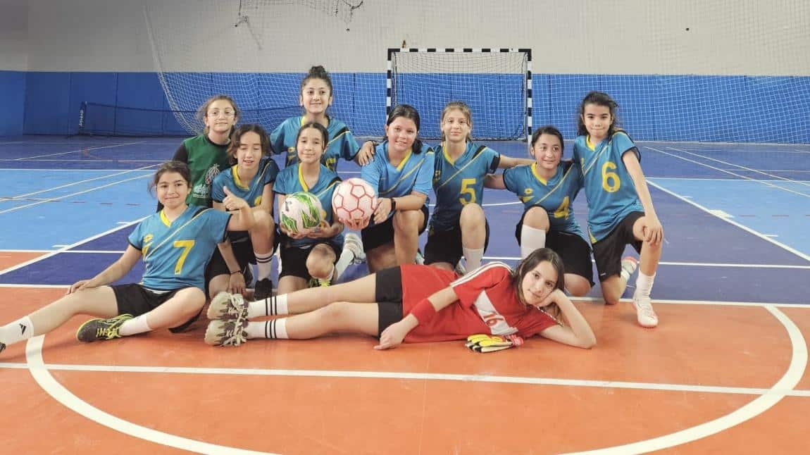 Küçük Kızlar Futsal Şampiyonasında Başarımız